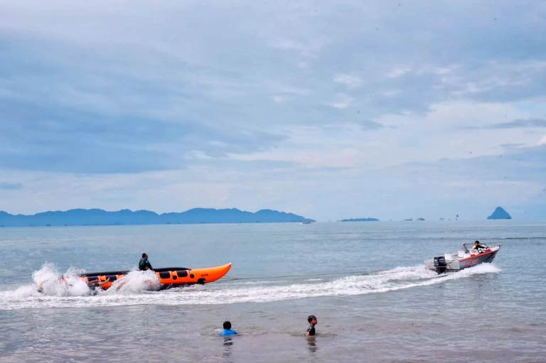 Ayo ke Tapteng Menikmati Liburan Akhir Tahun di Pantai Pandan 