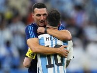 Latih Lionel Messi Itu Mudah Banget Ucap Lionel Scaloni