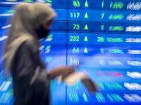 IHSG Melemah 0,32% di Awal Pekan, Penerimaan Pajak Februari Meningkat 40,35% YoY