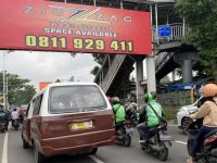 Kemacetan Parah di Jalan Lenteng Agung Jakarta Selatan Akibat Angkot Ngetem Sembarangan