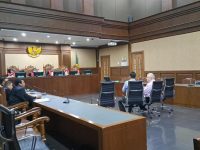 Sidang Kasus Korupsi Pengadaan Satelit Ditunda karena Tidak Ada Pengacara