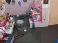 Warga Komplek Cingcin Permata Indah Terkena Banjir pada Hari Pertama Puasa