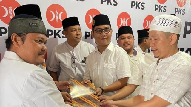 Syukri Penarik Mendaftar Bakal Calon Wali Kota Sibolga ke PKS