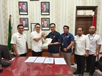 Kepala Kantor Pertanahan Kota Sibolga Serahkan Sertifikat Elektronik Aset BMN Kementerian Keuangan