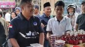 Ketua NasDem Tapteng Rahmansyah Sibarani Borong Takjil UMKM di Pandan, Dibagikan ke Pengendara Jelang Berbuka