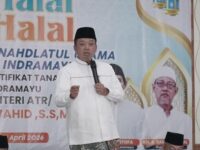 Nusron Wahid Dorong NU Bangun Klinik hingga Usaha, Serahkan Sertipikat Wakaf di Indramayu