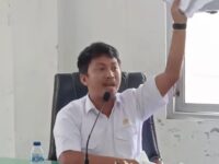 Ketua Fraksi Gerindra DPRD Tapteng Marah saat Pendemo Seret Nama Prabowo Soal Lambatnya Bantuan Bencana
