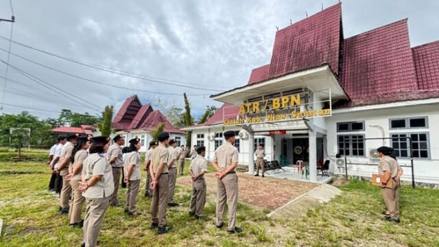 Apel Pagi Kantor Pertanahan Nias Selatan Supratman Tegaskan Disiplin dan Pelayanan Prima
