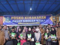 Wali Kota Berikan Bantuan Beras Kepada Pedagang Korban Kebakaran Pasar Sibolga Nauli